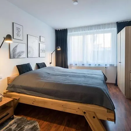 Luxuriose 4-zimmer-wohnung In Einer Wunderschonen Gegend In Cologne