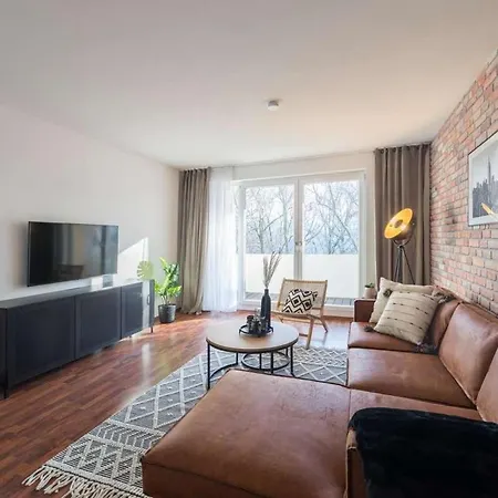 Luxuriose 4-zimmer-wohnung In Einer Wunderschonen Gegend In Cologne