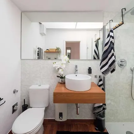 Apartment Luxuriose 4-zimmer-wohnung In Einer Wunderschonen Gegend In *