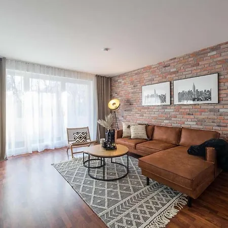 Luxuriose 4-zimmer-wohnung In Einer Wunderschonen Gegend In Lejlighed Köln