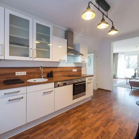 Luxuriose 4-zimmer-wohnung In Einer Wunderschonen Gegend In Lejlighed
