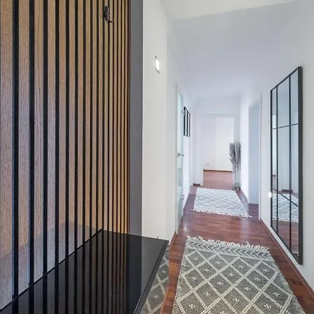 Luxuriose 4-zimmer-wohnung In Einer Wunderschonen Gegend In Köln